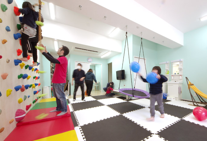 はぴステージのスタッフについて